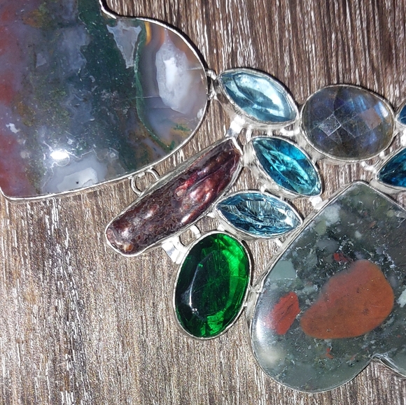 Heliotrope Bloodstone Heart Statement Necklace - Picture 6 of 9